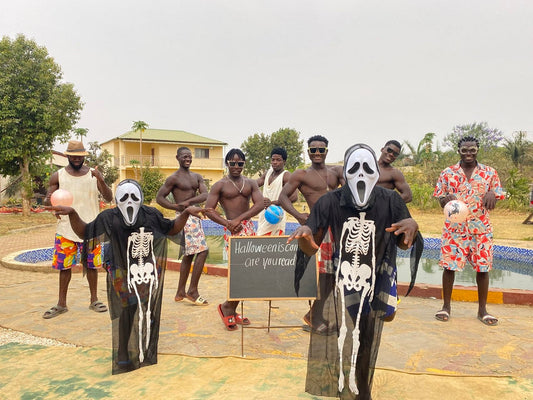 Halloween - Pool Party